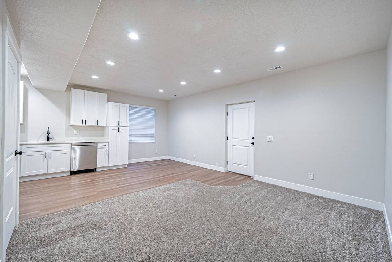 4559 E Flower Pt #BS - Photo 6 of 12