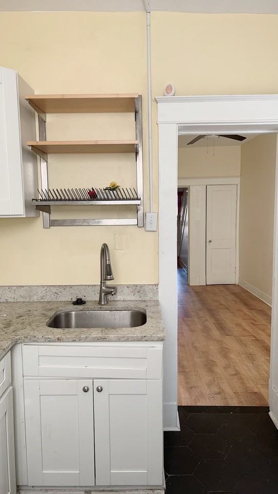 2307 Windsor Avenue - Photo 7 of 18