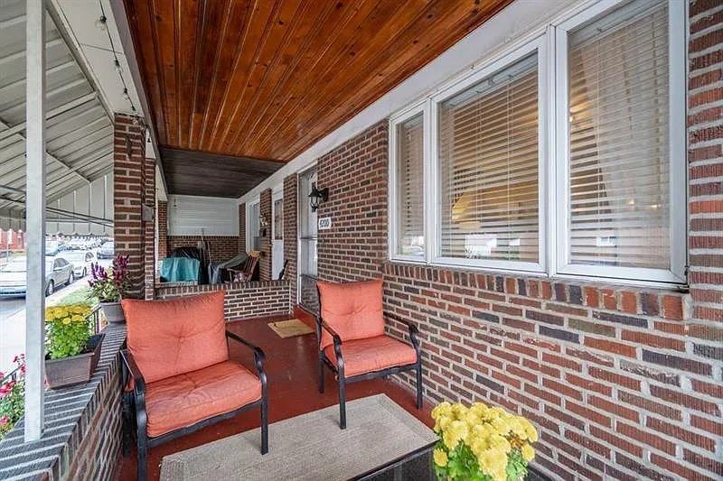 4200 Geneva Street - Photo 3 of 17