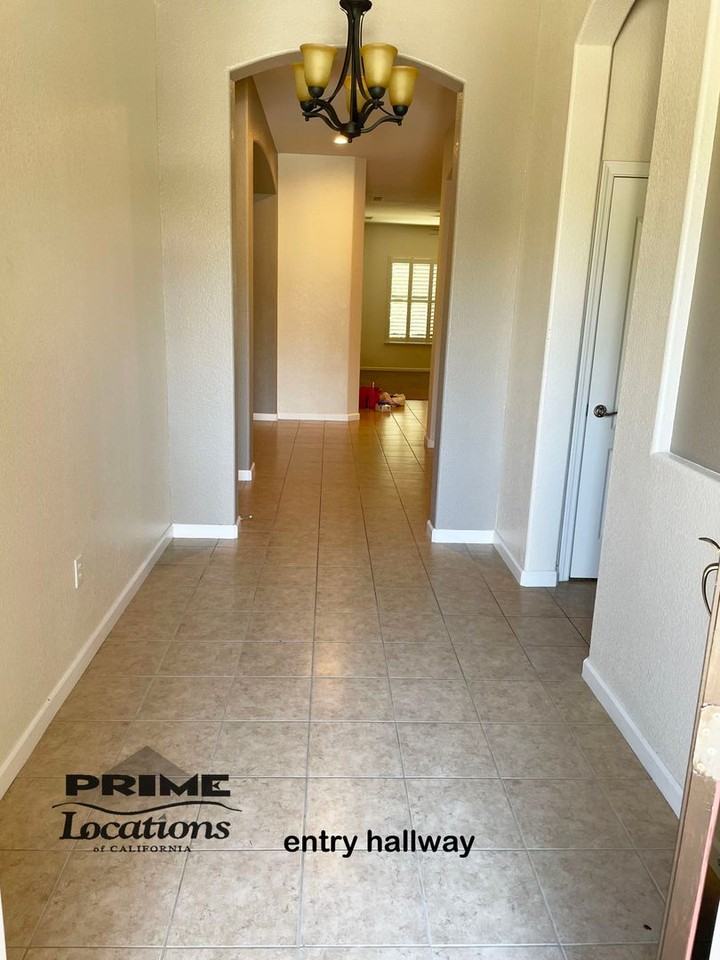 3528 Nouveau Way - Photo 2 of 8