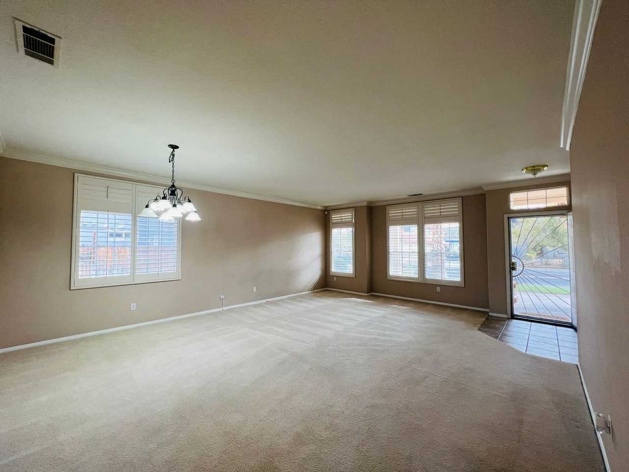 13278 Luna Rd - Photo 2 of 19