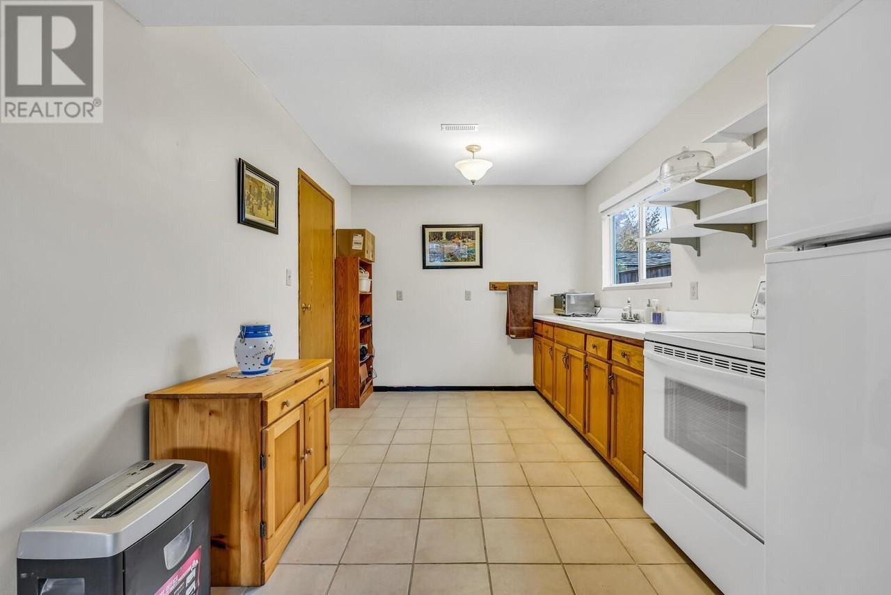 12124 Blossom St - Photo 5 of 11