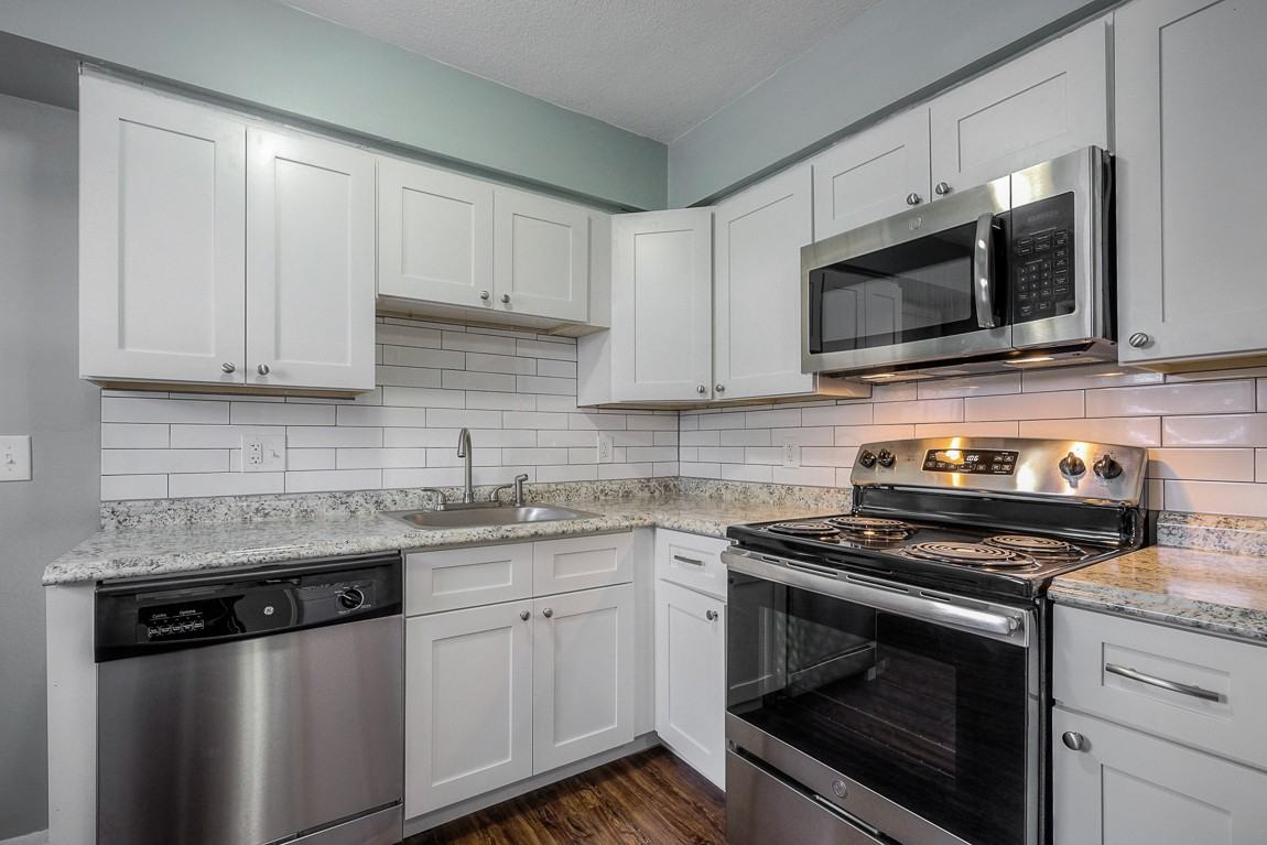 4115 Warwick - Photo 3 of 30