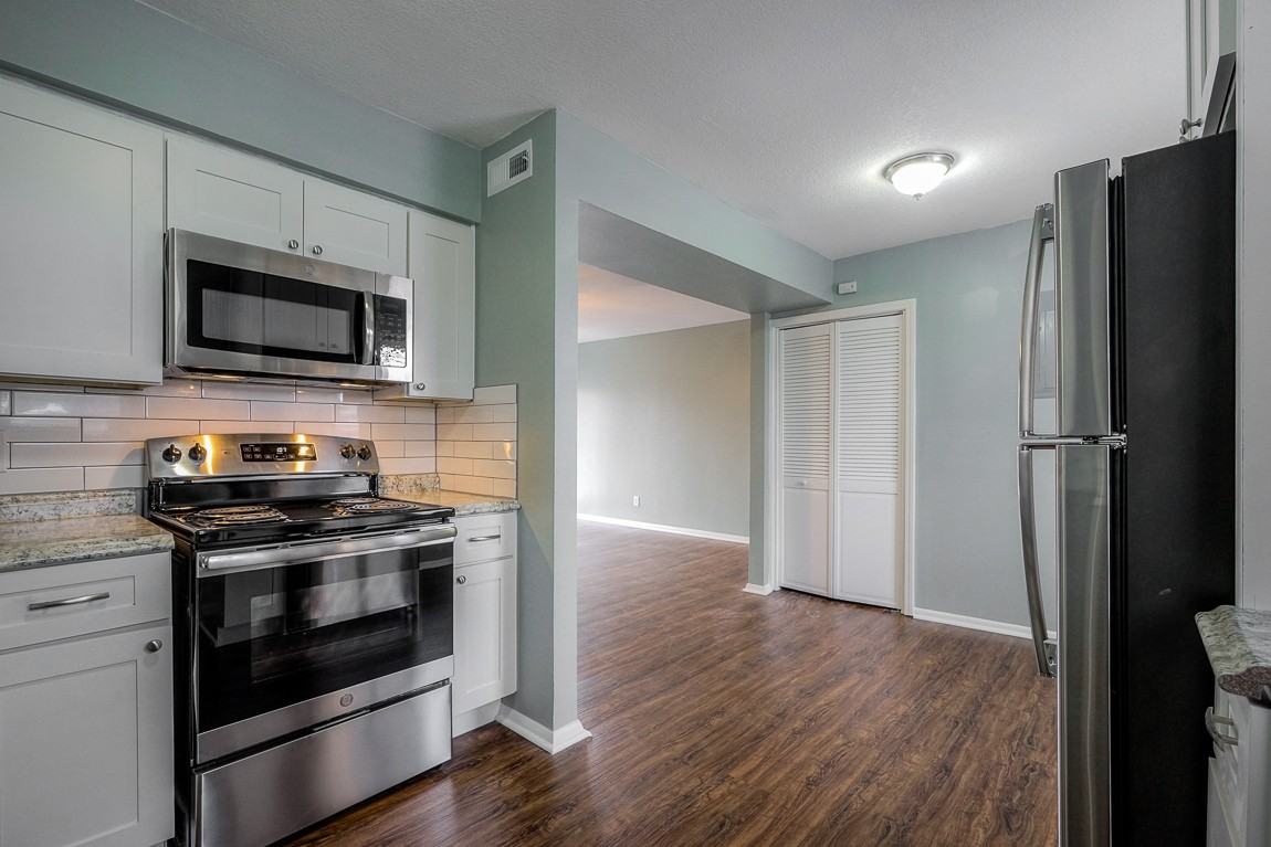 4115 Warwick - Photo 4 of 30