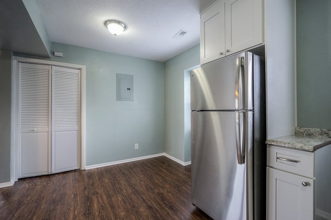 4115 Warwick - Photo 6 of 30