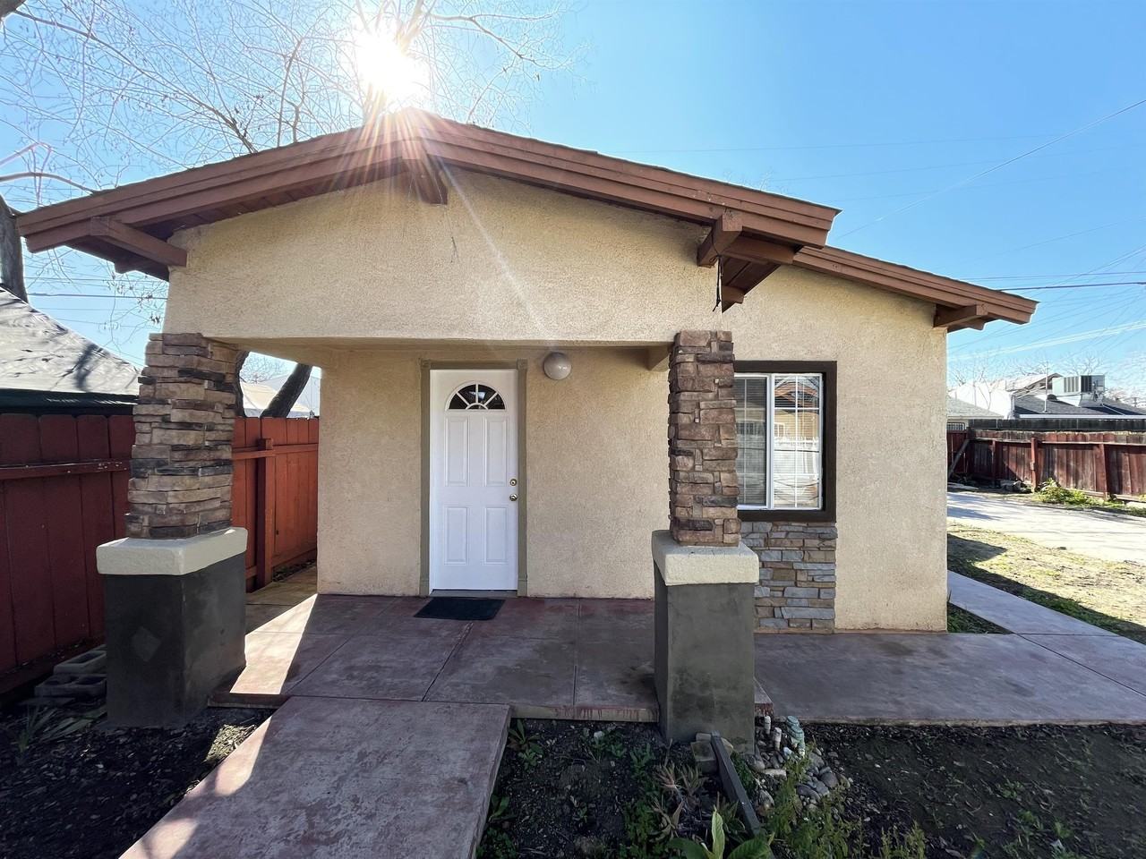 519 15th Street 1/2 - Photo 7 of 19