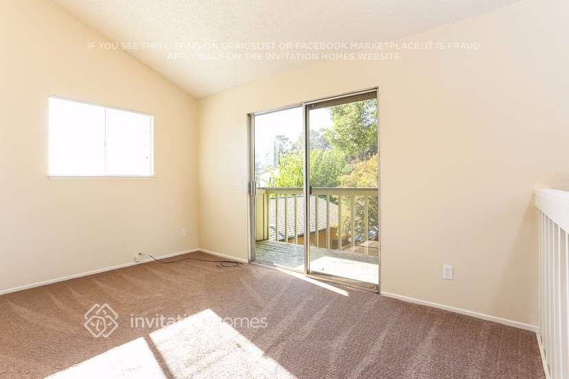 716 Whispering Bay Ln - Photo 4 of 7