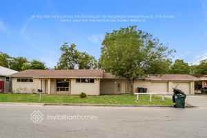 featured image of 221 Ellis St