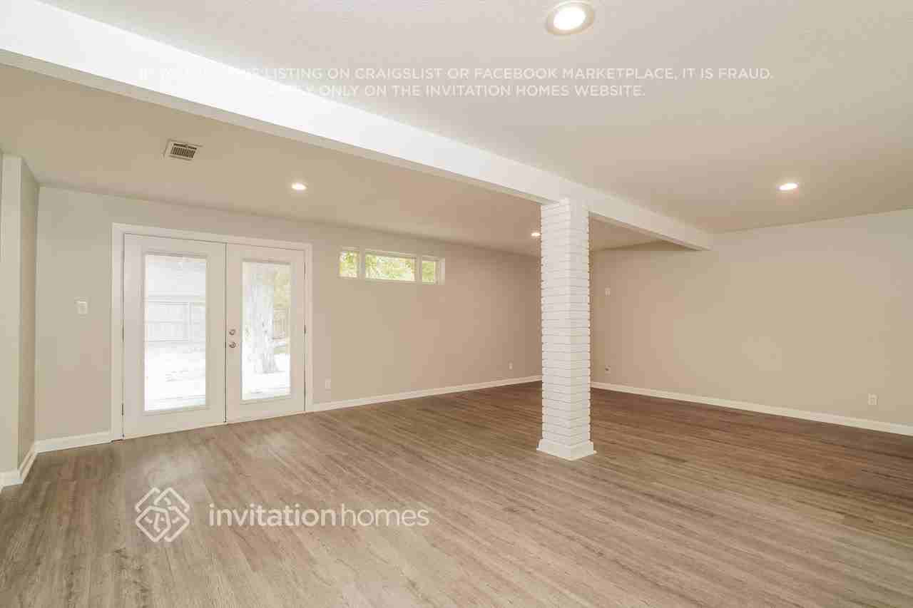 221 Ellis St - Photo 5 of 17