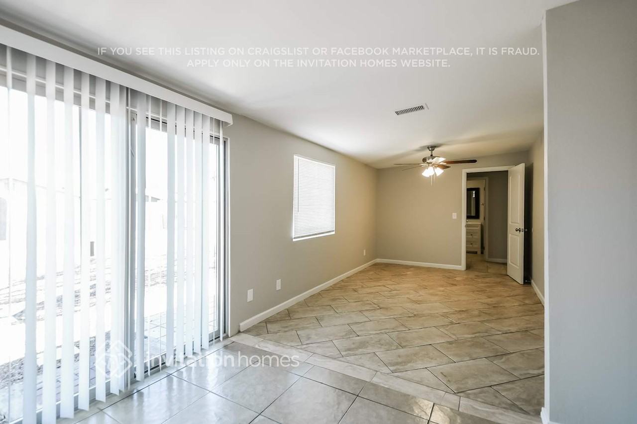 14826 North 38th Street - Photo 3 of 16