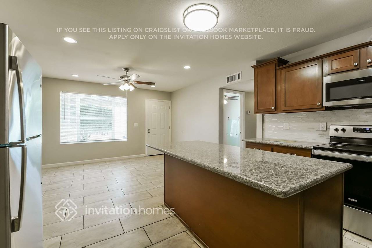 14826 North 38th Street - Photo 7 of 16