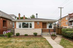 featured image of 2652 Maple St