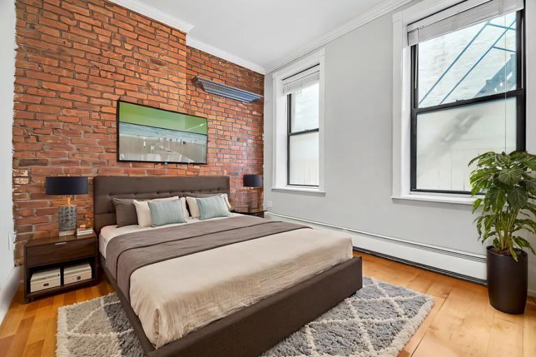 303 Mercer Street - Photo 3 of 5