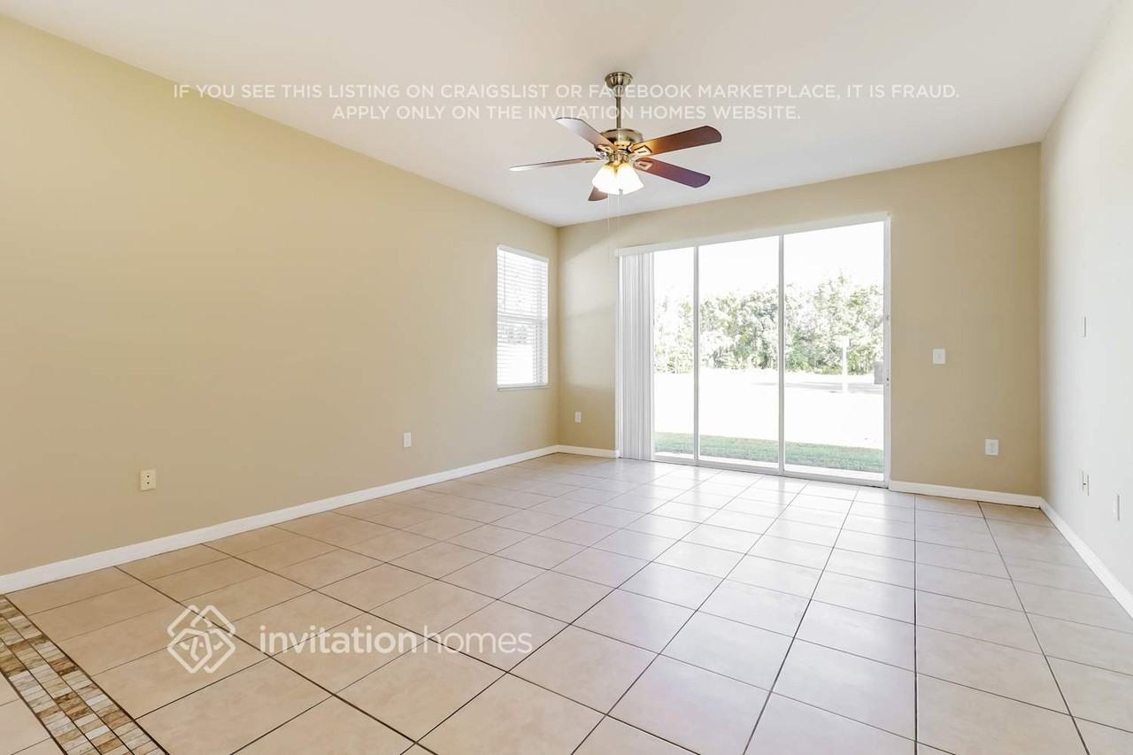 6215 Desert Peace Ave - Photo 4 of 17