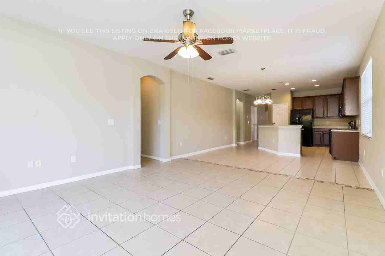 6215 Desert Peace Ave - Photo 5 of 17