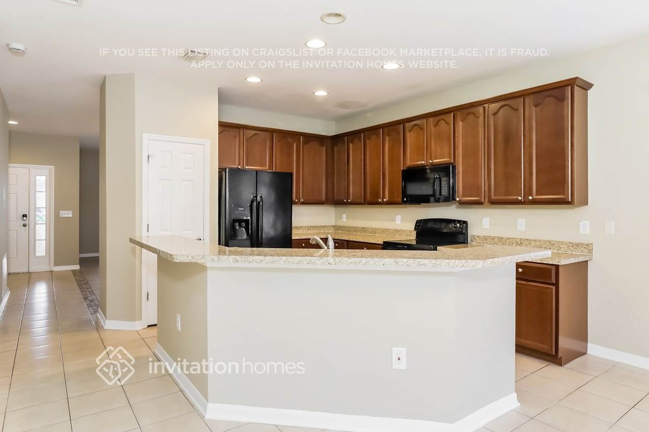 6215 Desert Peace Ave - Photo 6 of 17