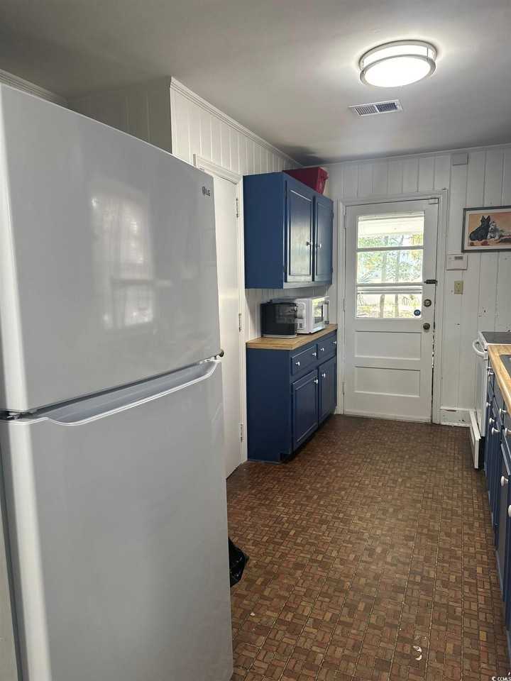 519 32nd Ave N - Photo 5 of 25