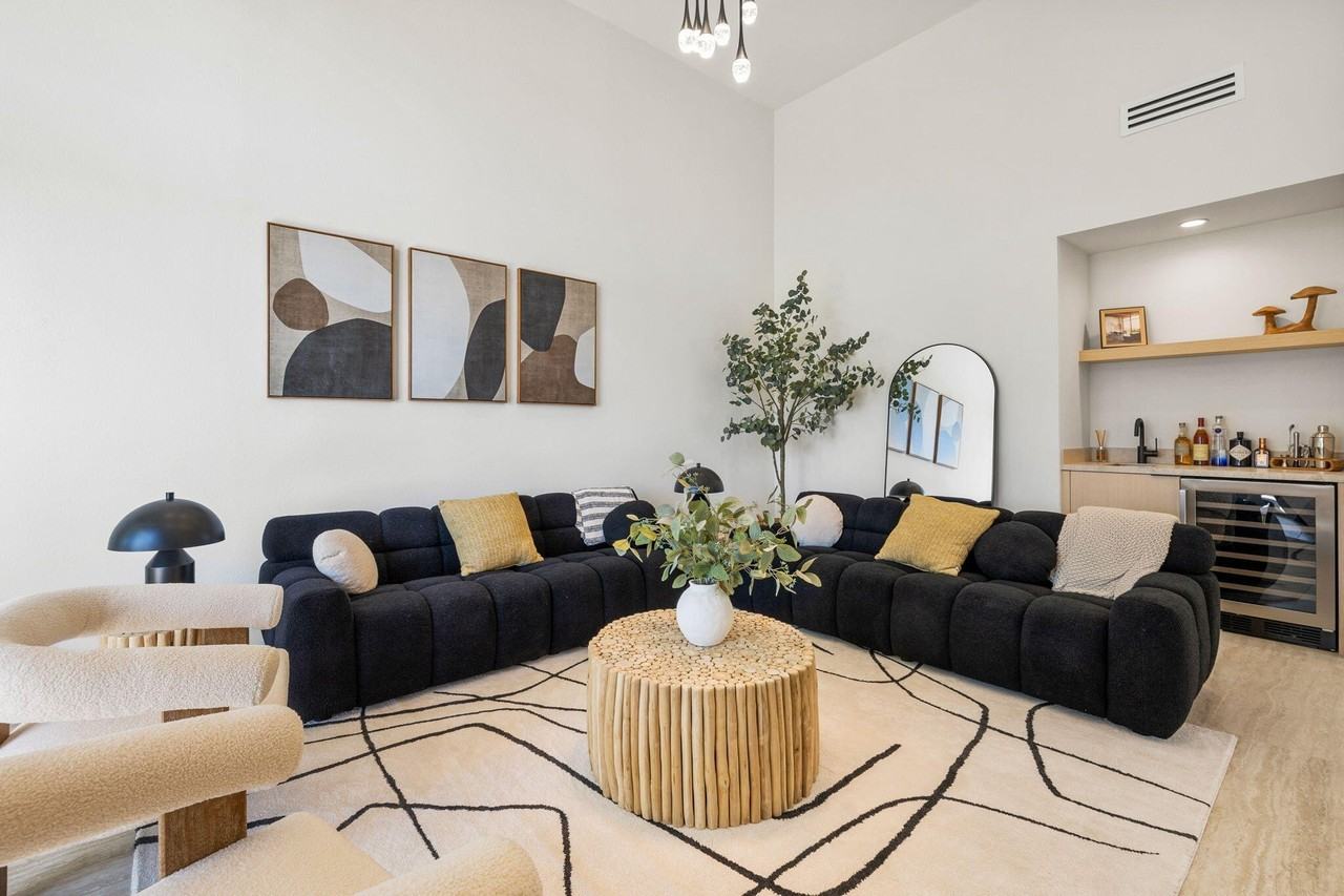 54109 Oakhill - Photo 4 of 27