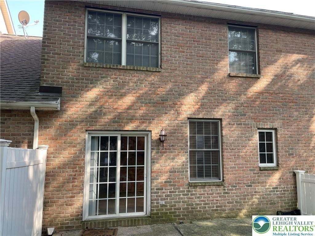 418 Wood Avenue - Photo 3 of 31