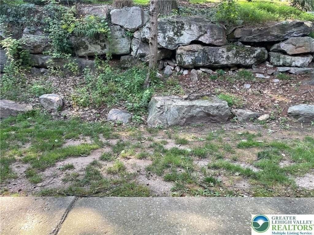 418 Wood Avenue - Photo 4 of 31