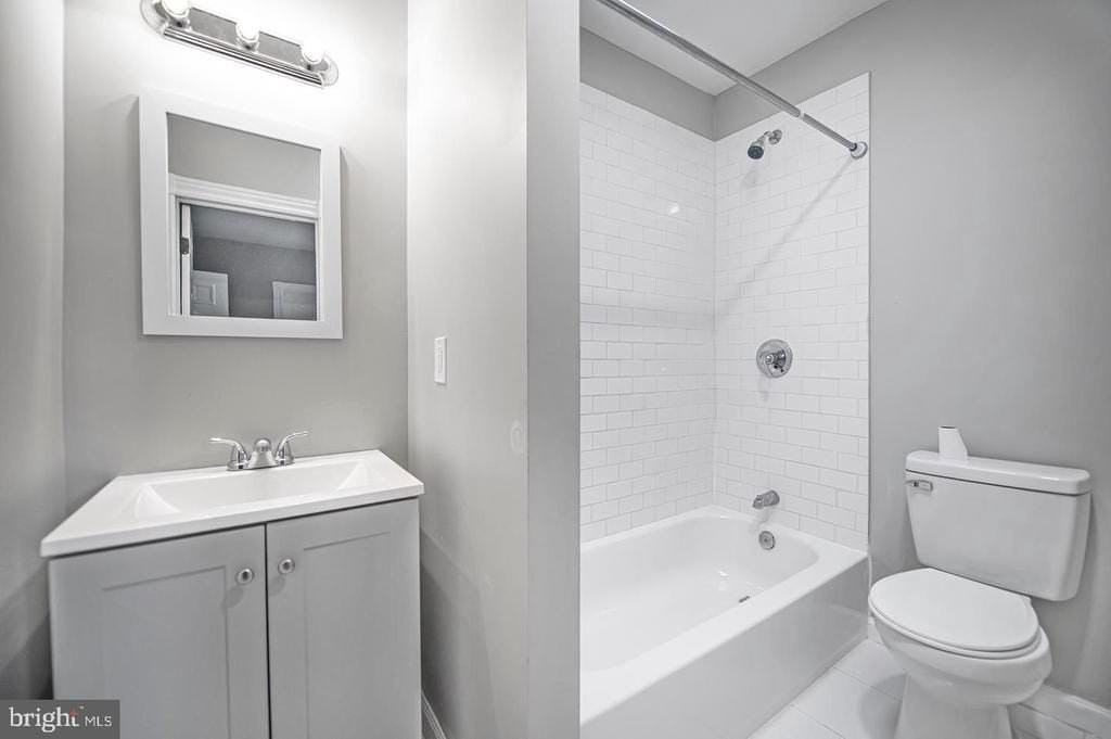 3123 N 24th St - Photo 4 of 7