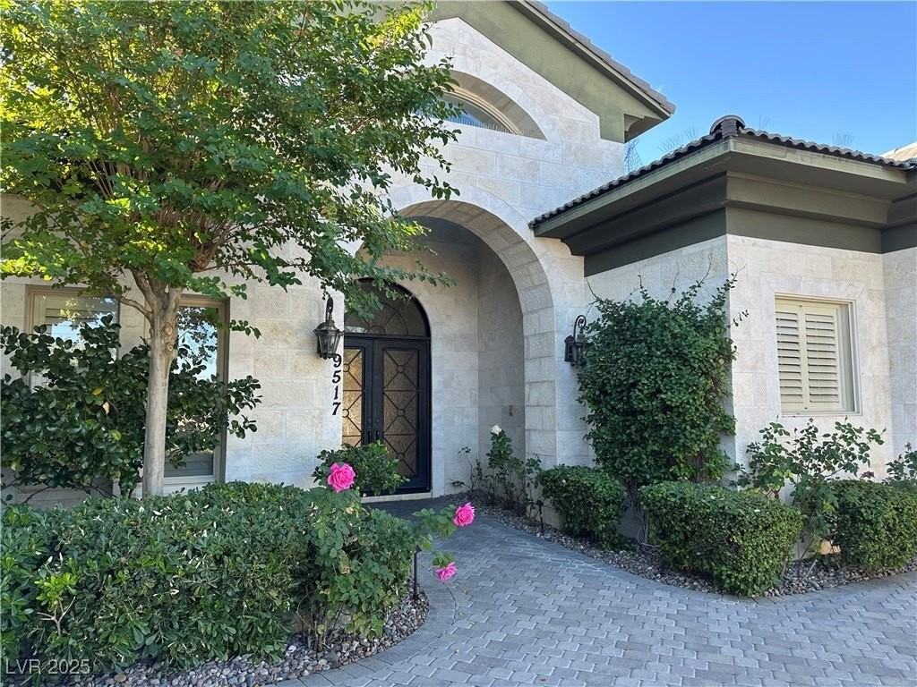 9517 Verlaine Ct - Photo 2 of 31