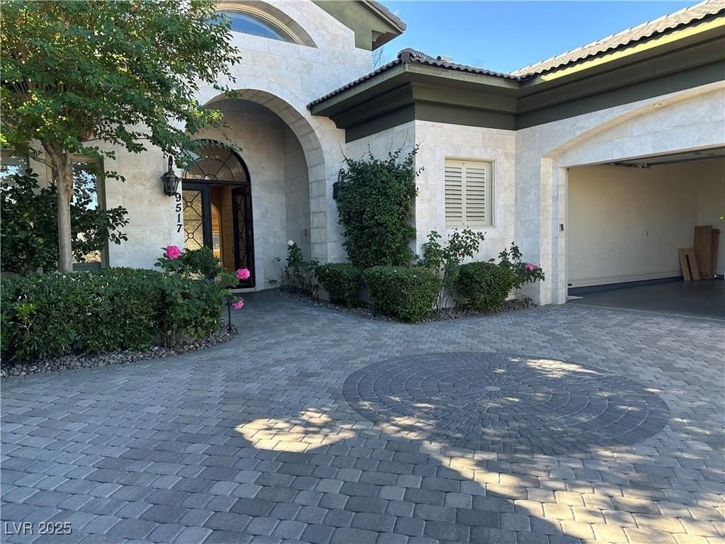 9517 Verlaine Ct - Photo 4 of 31