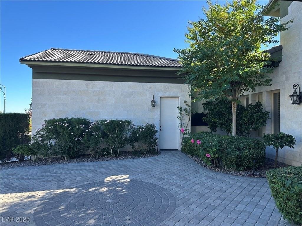 9517 Verlaine Ct - Photo 6 of 31