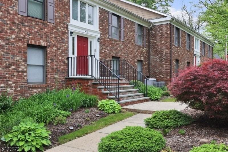 4 Sunrise Dr - Photo 2 of 22