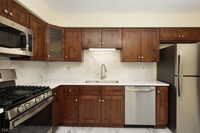 4 Sunrise Dr - Photo 4 of 22