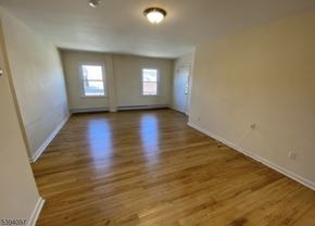 97 Walnut St #2B - Photo 1 of 1