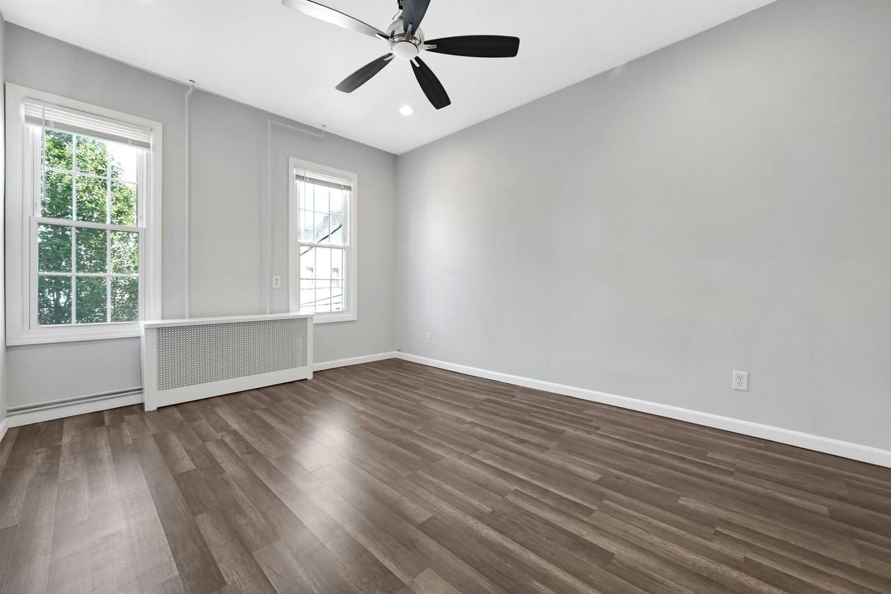 2506 West St #2 - Photo 2 of 10