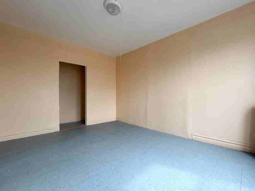 563 Cauldwell Ave - Photo 2 of 8