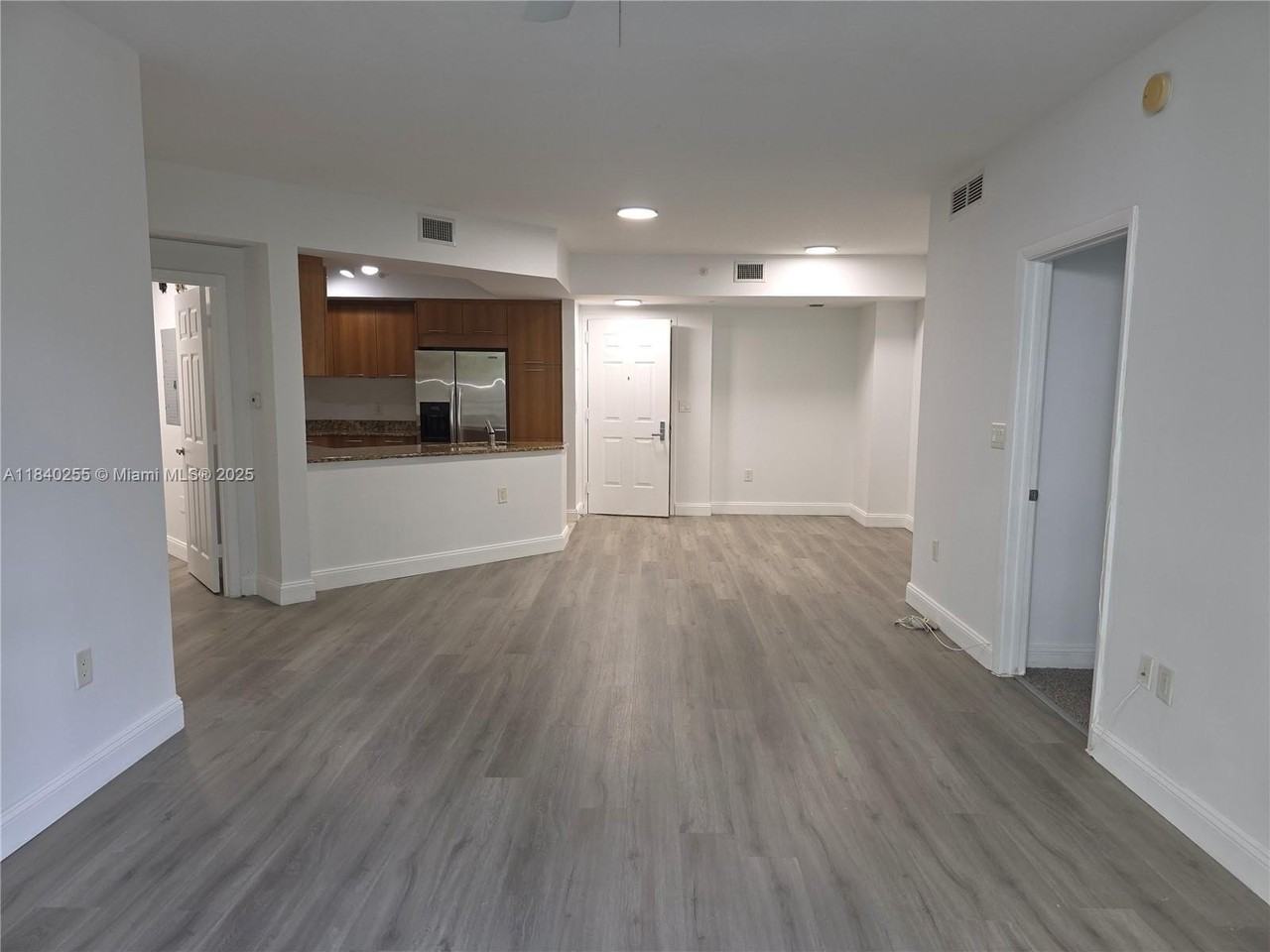 510 Nw 84th Ave #414 - Photo 3 of 25