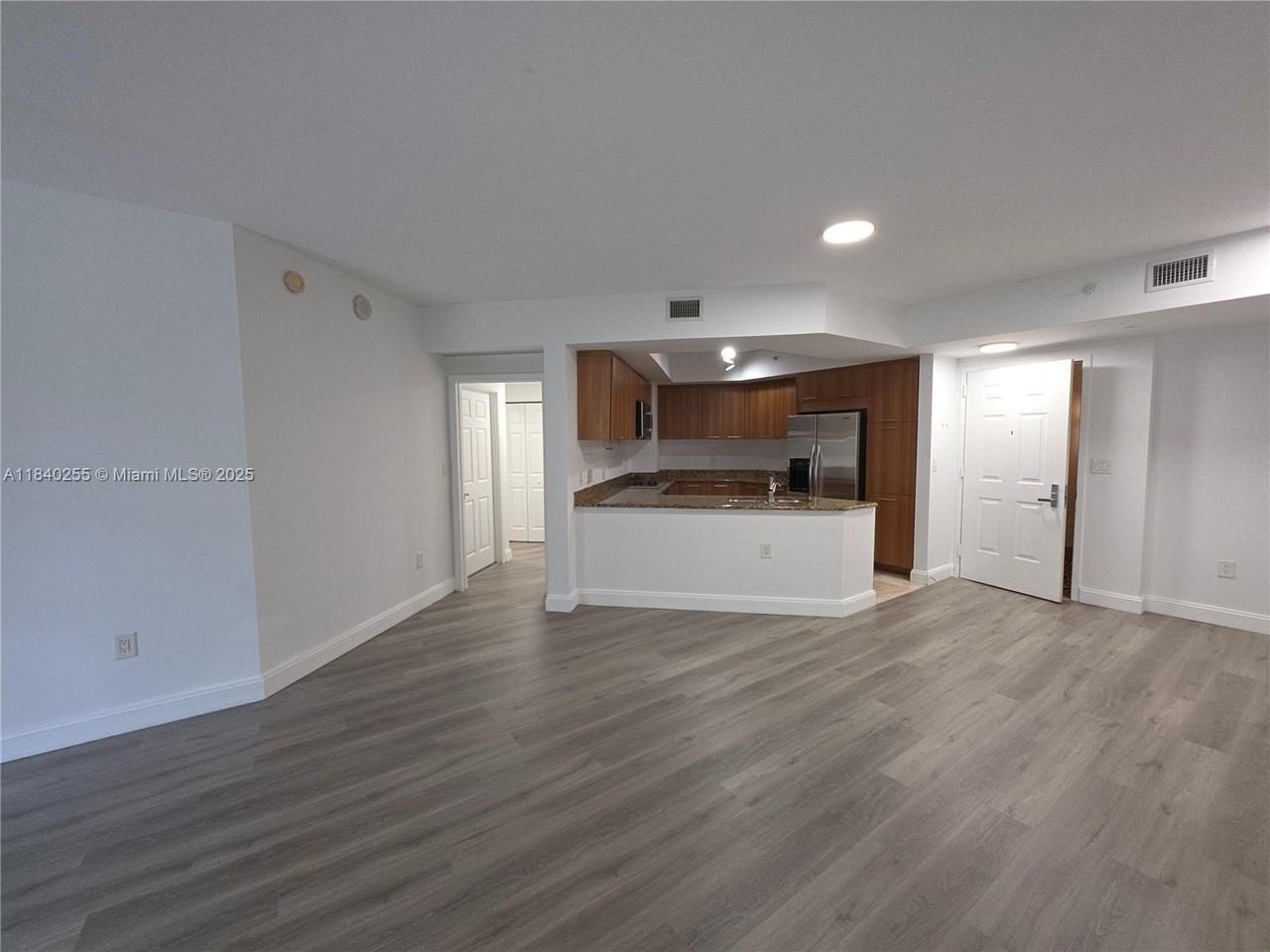 510 Nw 84th Ave #414 - Photo 5 of 25