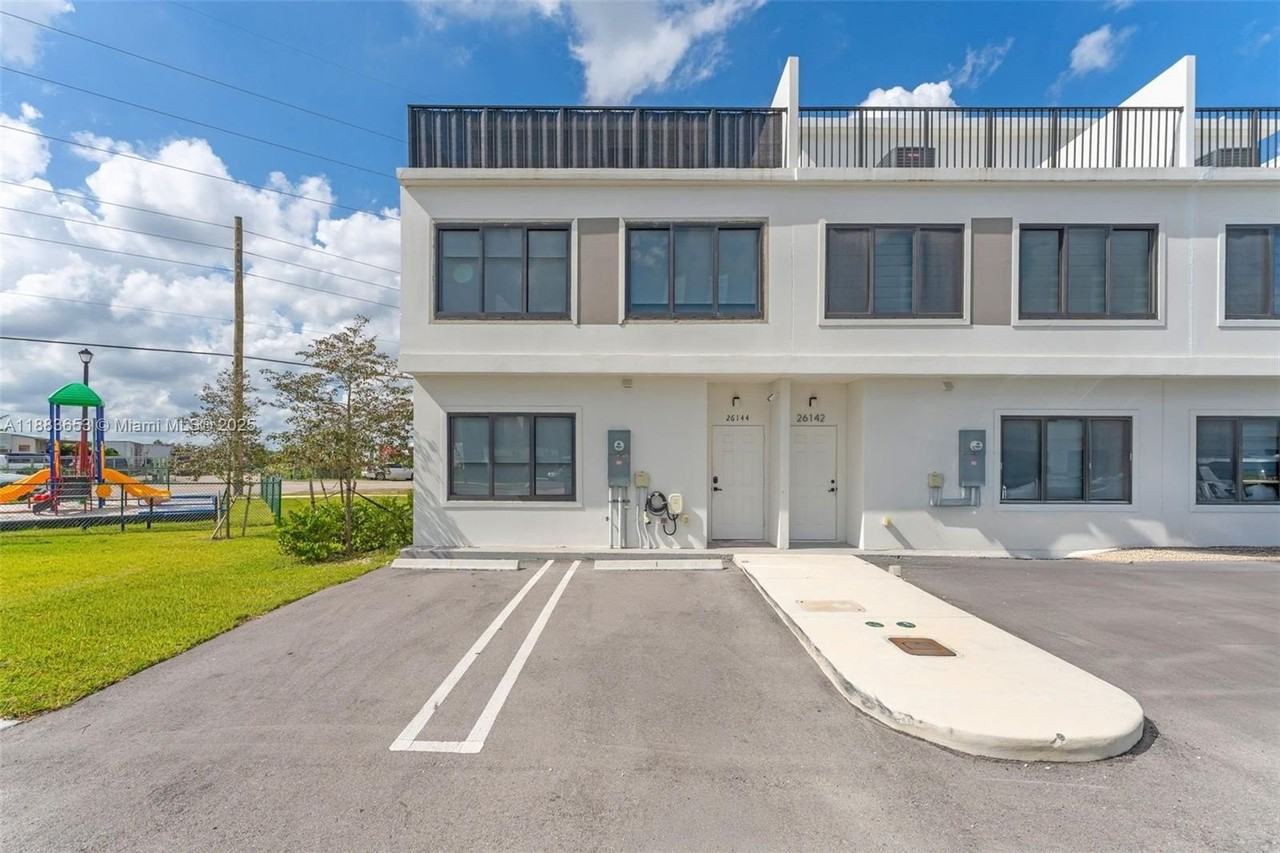 26144 Sw 146th Ct - Photo 3 of 35