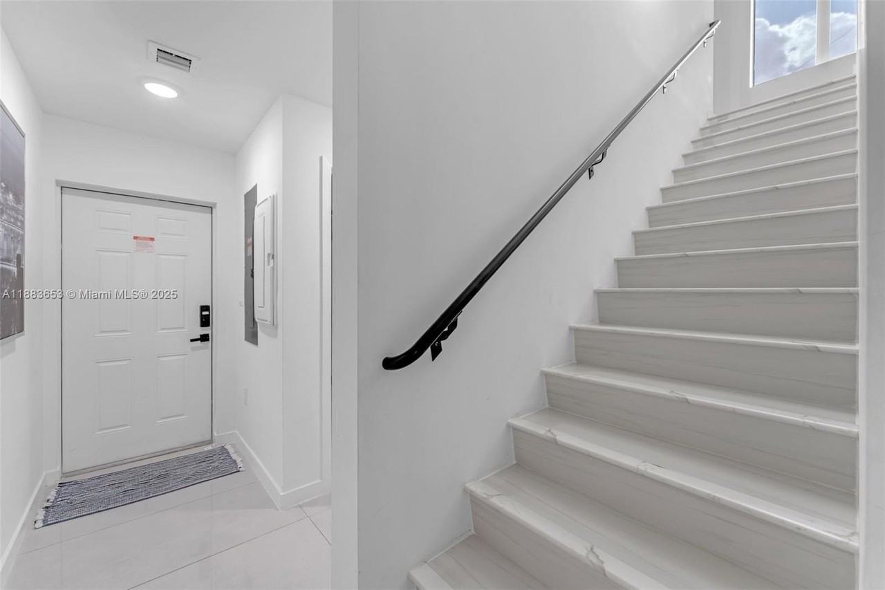 26144 Sw 146th Ct - Photo 4 of 35