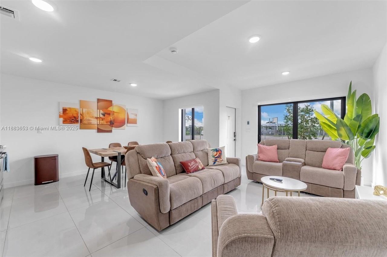 26144 Sw 146th Ct - Photo 5 of 35