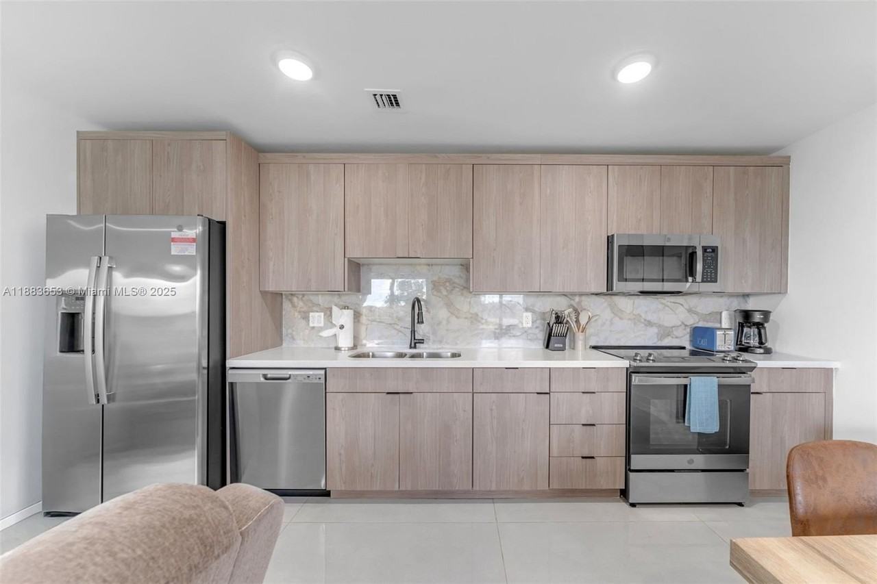 26144 Sw 146th Ct - Photo 7 of 35