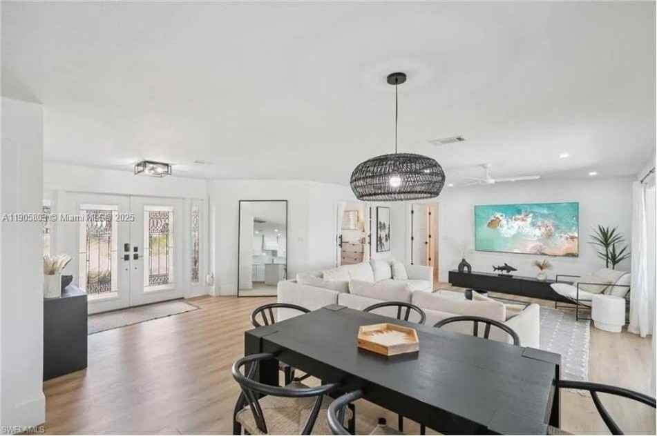 444 N Barfield Dr - Photo 7 of 44