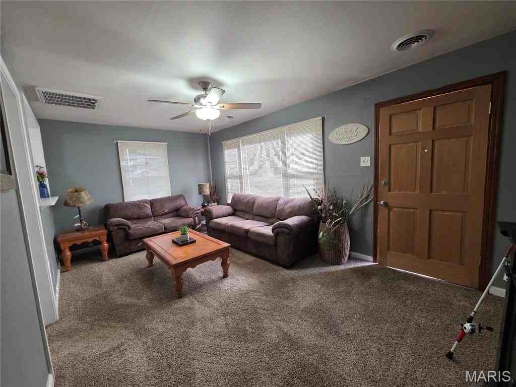 301 Washington Street - Photo 3 of 17