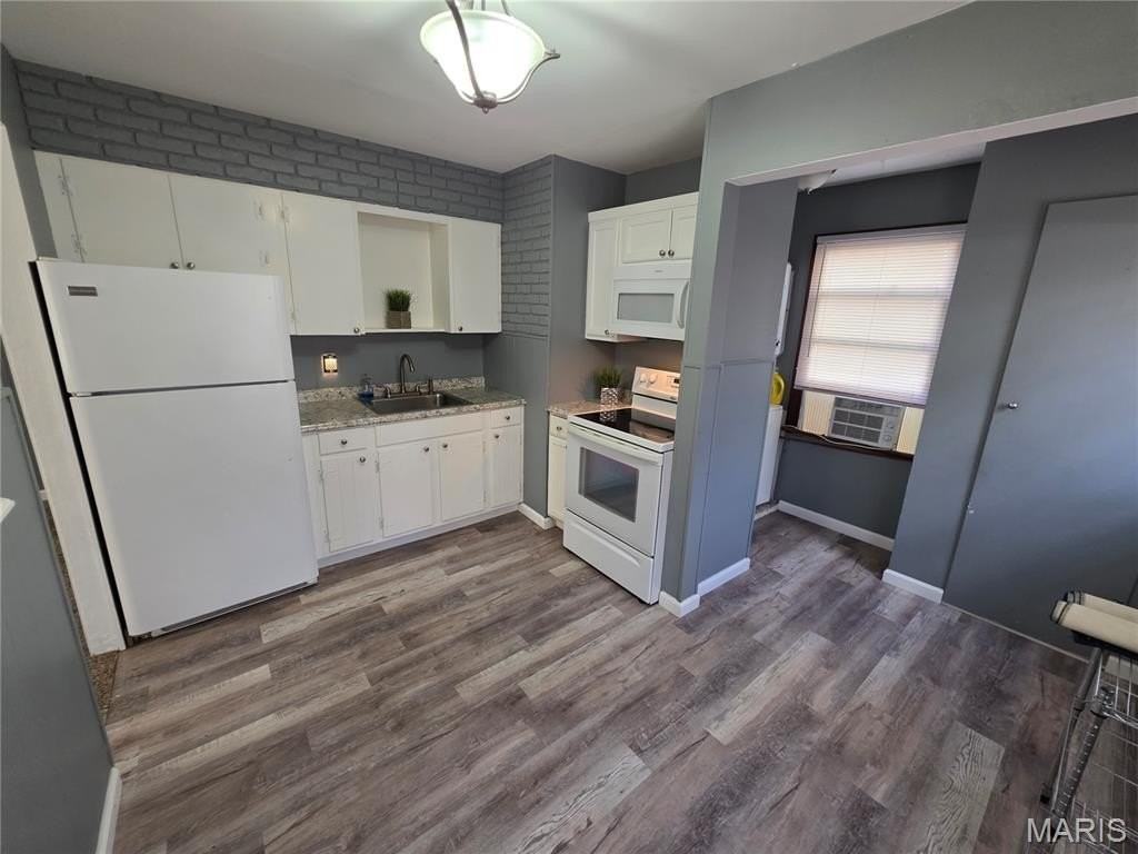 301 Washington Street - Photo 5 of 17