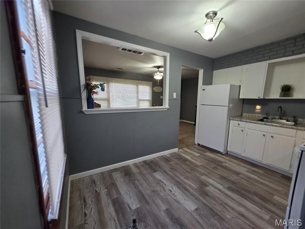 301 Washington Street - Photo 6 of 17