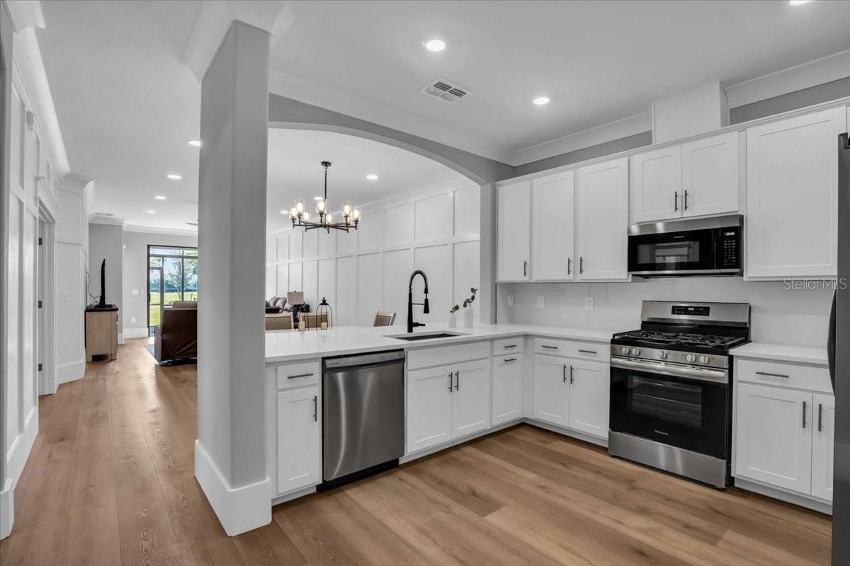 15736 Sunny Day Dr - Photo 2 of 39