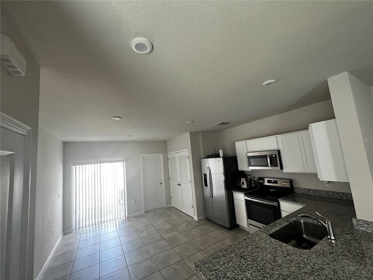 1517 Majestic Lane - Photo 6 of 7