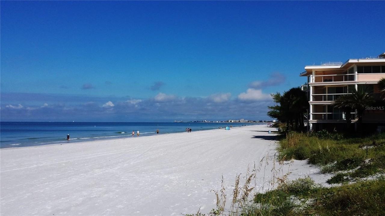 8470 West Gulf Boulevard #304 - Photo 4 of 27