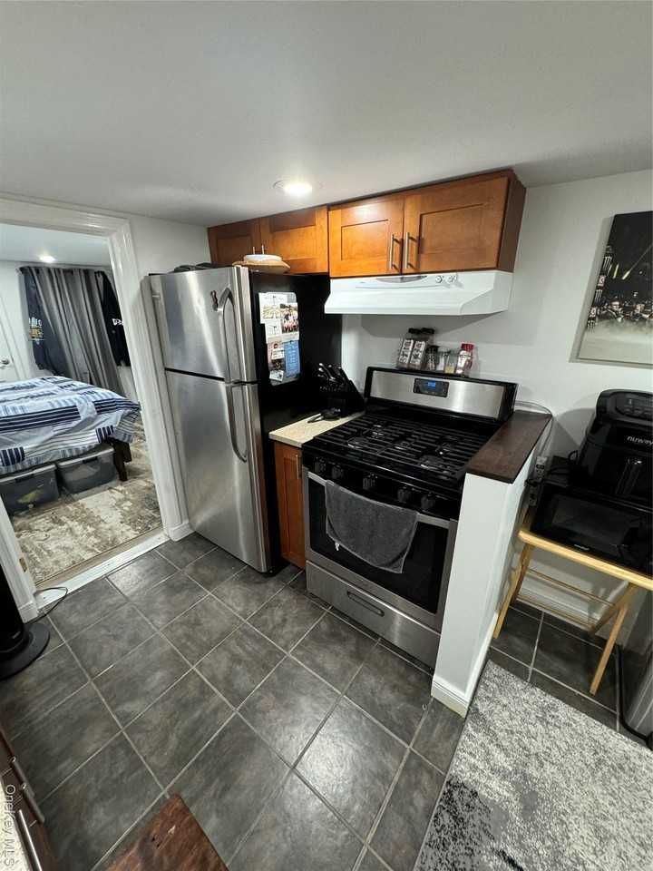 81 Brookline Ave #1 - Photo 2 of 9