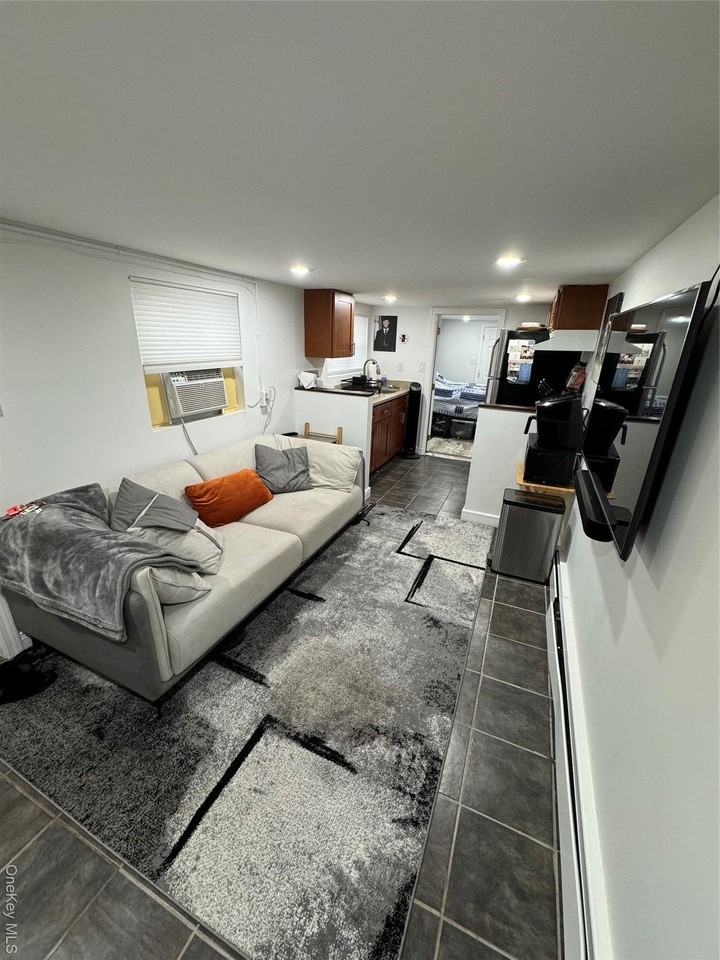 81 Brookline Ave #1 - Photo 4 of 9