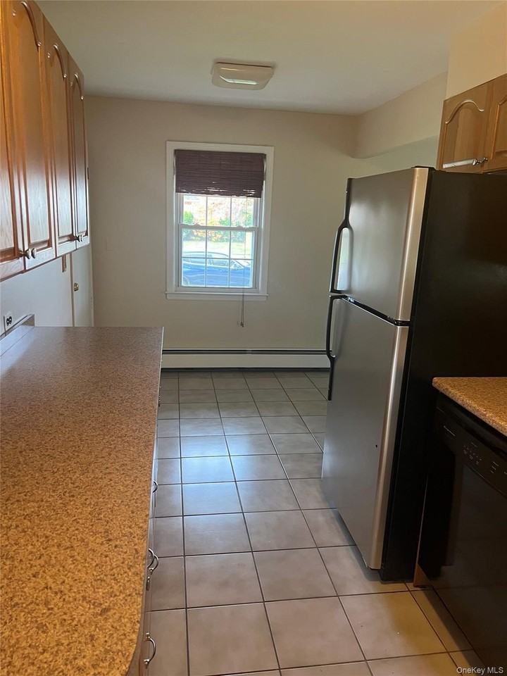 1803 Albermarle Ave - Photo 5 of 20