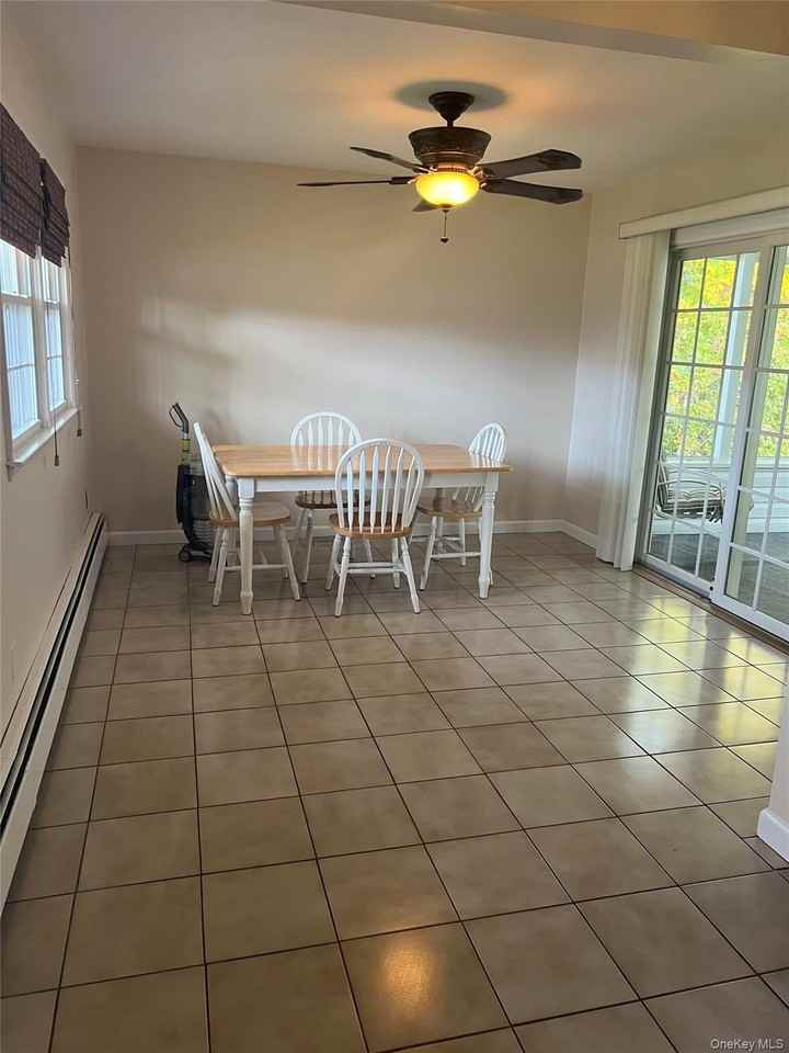 1803 Albermarle Ave - Photo 7 of 20